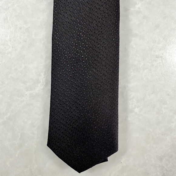 Black on black textured Hugo Boss tie - Picture 5 of 5